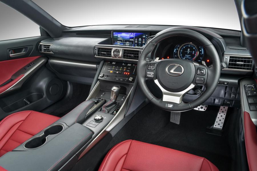 Интерьер Lexus IS350 F-Sport 2016 года  (ZA) (фото 3 из 26)
